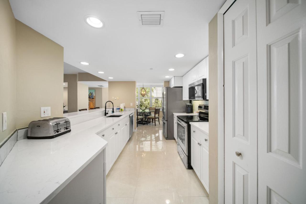 Gullwing Beach Front Resort Fort Myers Beach Extérieur photo